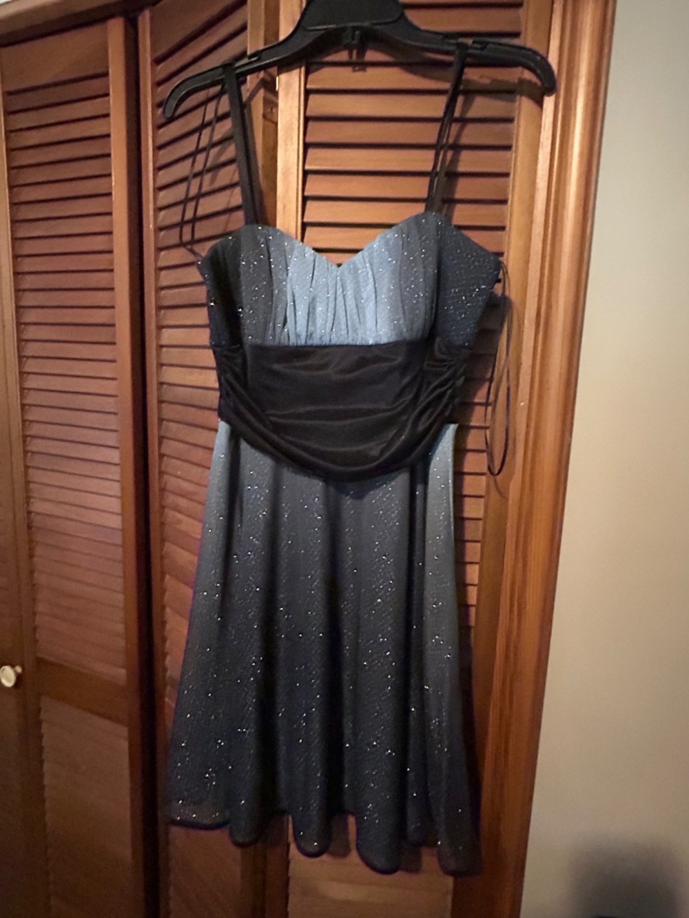 Dress - Picture 3 of 4